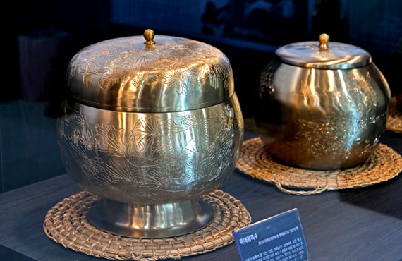 真鍮の器